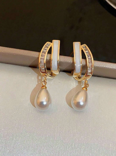 Beatrice Earrings – Mother-of-Pearl – 18k Gold Plated | Free UK Delivery